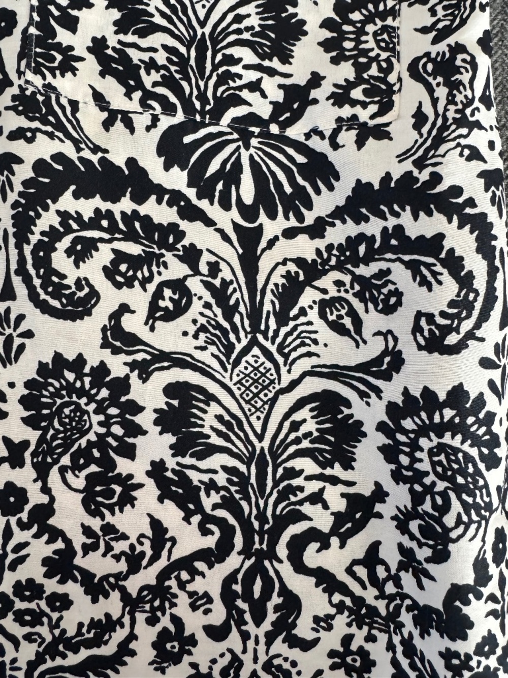 STUNNING ANN TAYLOR BLOUSE WITH BEAUTIFUL PATTERN
